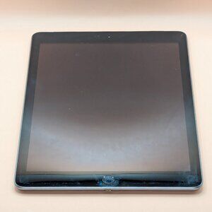 iPad 6th Generation 32GB (Cellular) #3 (For Parts)***